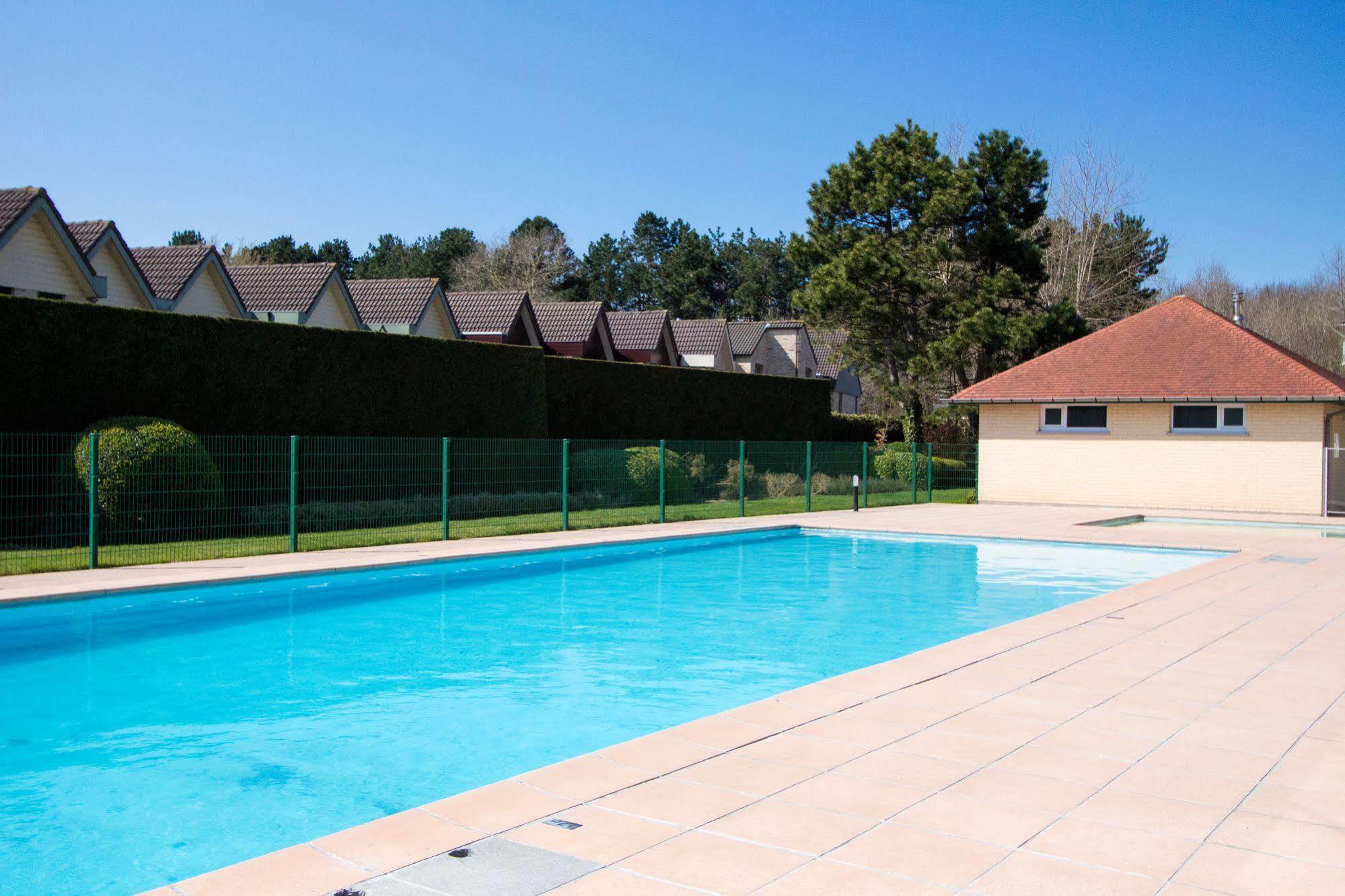 Holiday Suites เดอฮาน ภายนอก รูปภาพ